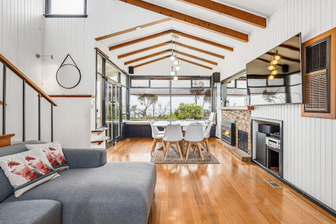 Beach Front Beauty - Accommodation Burleigh 5