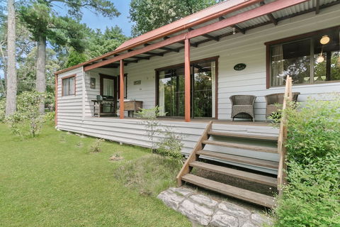 Arcadia Cottage - Accommodation Burleigh 2