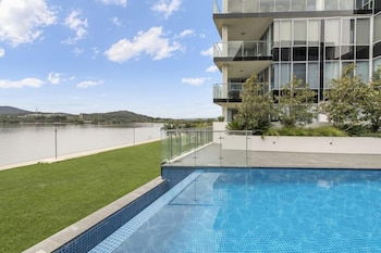 Accommodate Canberra - Lakefront - Accommodation Burleigh 4