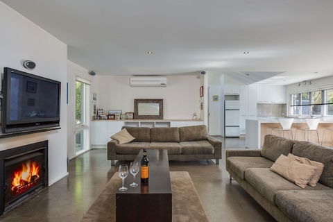 Portsea Place - Accommodation Burleigh 2