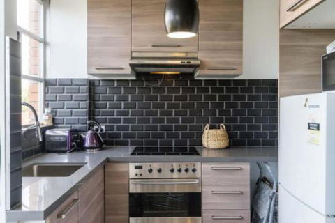 Stylish Apartment In Elizabeth Bay - Accommodation Burleigh 5