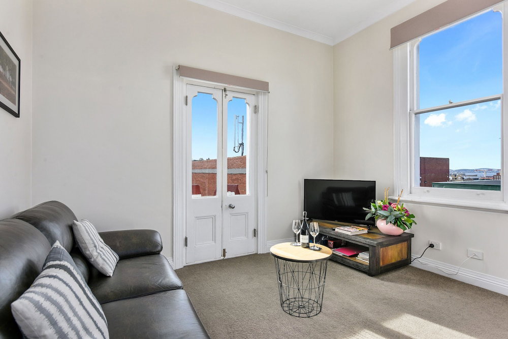Unknown ACT Accommodation Burleigh