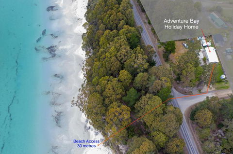 Adventure Bay Holiday Home - Accommodation Burleigh 5