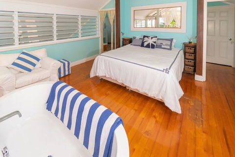 Beach House Cairns - Accommodation Burleigh 2
