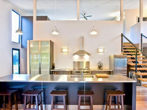 Architecturally Designed Beach House - Accommodation Burleigh 4