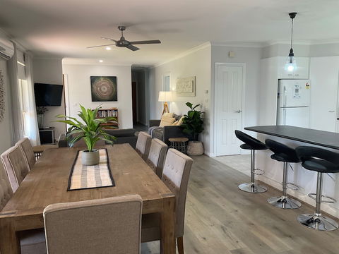 Valley View Townhouse - On The RAIL TRAIL - Accommodation Burleigh 5