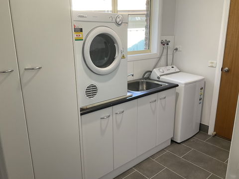 Valley View Townhouse - On The RAIL TRAIL - Accommodation Burleigh 3