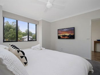 Alpine Knights Stylish Luxury - Accommodation Burleigh 3