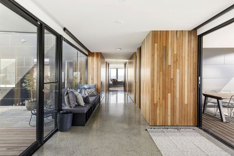 Sky High - Accommodation Burleigh 3