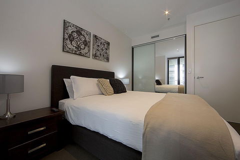 Accommodate Canberra - Manhattan - Accommodation Burleigh 0
