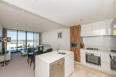 Accommodate Canberra - Manhattan - Accommodation Burleigh 5