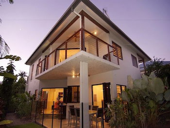 Hai Villa Port Douglas - Accommodation Burleigh 2