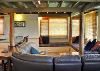 Eacottage - Accommodation Burleigh 1