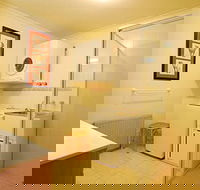 Lawlers 2 - Accommodation Burleigh
