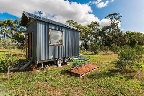 Live Big In The Gurdies Tiny House With A View - Accommodation Burleigh 1