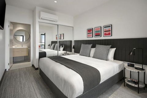 Quest Notting Hill - Accommodation Burleigh 1