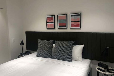 Quest Notting Hill - Accommodation Burleigh 2