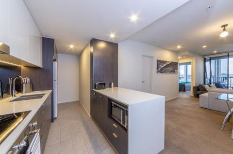 Impressive River & City Views In CBD - Accommodation Burleigh 2