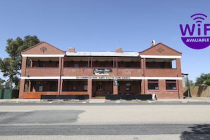 Wangie ACT Accommodation Burleigh