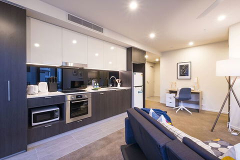 Homely Apartment At CBD Queen St - Accommodation Burleigh 4