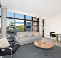 Uber Chic Newtown Designer Pad H392 - Accommodation Burleigh