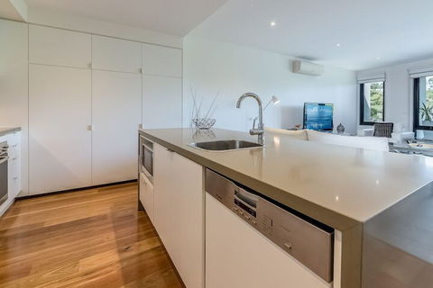 C-Scape By The Sea No.9 - Accommodation Burleigh 4