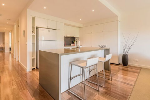 C-Scape By The Sea No.9 - Accommodation Burleigh 3