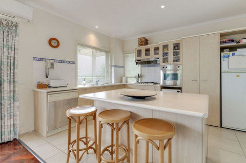 Aegina - Accommodation Burleigh 6
