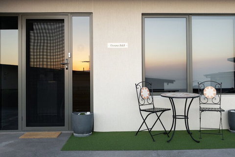 Oceana B&B - Accommodation Burleigh 1