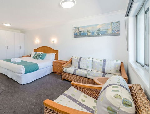 Adrift Apartments - Accommodation Burleigh 6