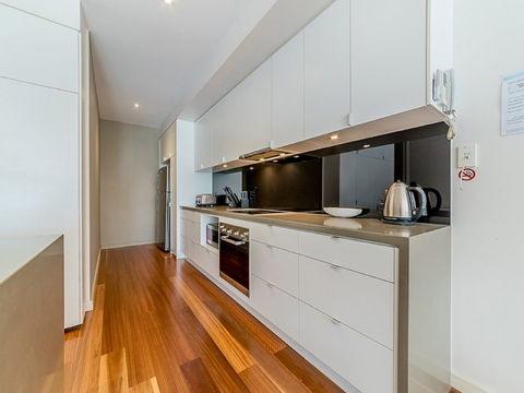 C-Scape By The Sea No.12 - Accommodation Burleigh 1