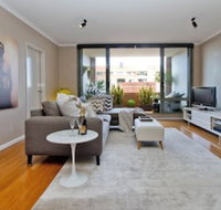 Ample Space in This 1 Bed Apt Also With Pool / Gym - Accommodation Burleigh