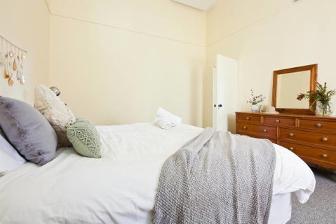 WB319 Chatswood Charmer Roomy 3 Bed Apartment - Accommodation Burleigh 0