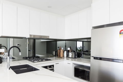 Panoramic Views AMAZING Location Brand New!! - Accommodation Burleigh 1