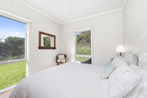 Joanna Cottage - Accommodation Burleigh 1