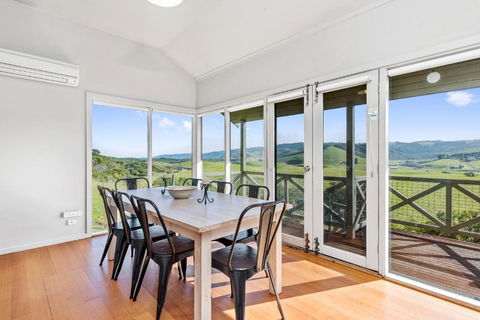 Joanna Cottage - Accommodation Burleigh 6