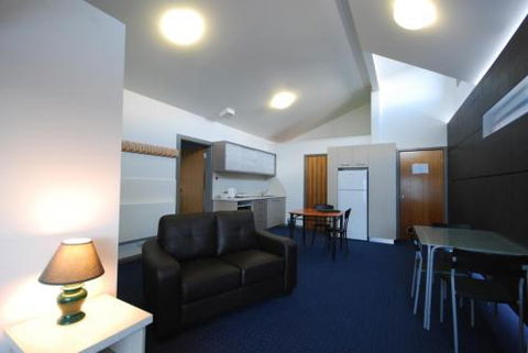 Alpine Heights 1 Bedroom Penthouse MHA - Accommodation Burleigh 3