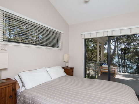 A Yarraangunthi - Accommodation Burleigh 4