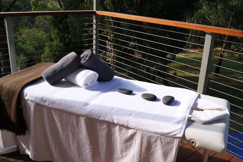 Eagles Nest - Accommodation Burleigh 7