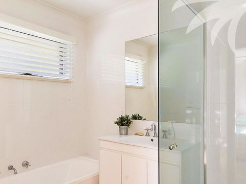 Amaroo Sunset Lodge - Accommodation Burleigh 5