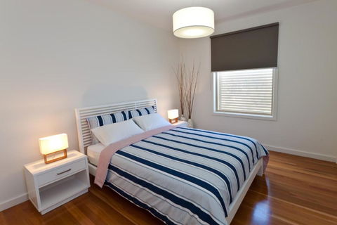 Amaroo - Accommodation Burleigh 4