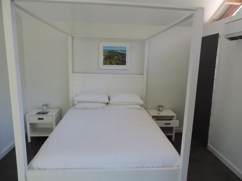 The Banksias - Accommodation Burleigh 2