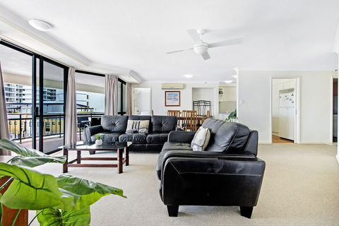 Victoria Square Apartment Broadbeach Level 9 - Accommodation Burleigh 0