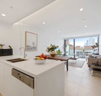 Brand New Ultra Luxe Apt Next To Central CBD - Accommodation Burleigh
