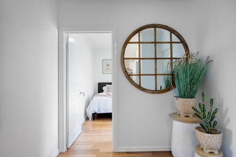 AUJOY 3 Bed Townhouse Burwood 1 - Accommodation Burleigh 1