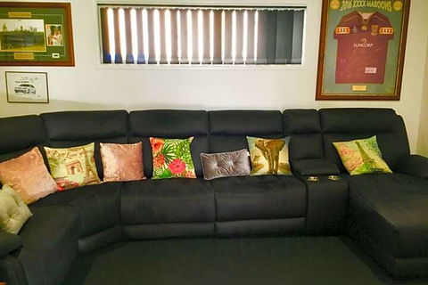 Yandina House - Accommodation Burleigh 5