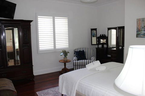 Fairlawn Estate - Accommodation Burleigh 5