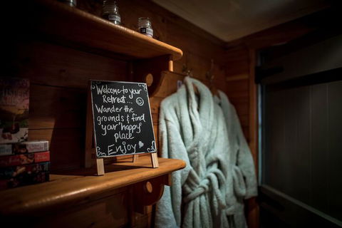 Guide Falls Cottage - Accommodation Burleigh 1