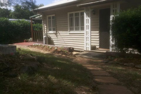 Boonah Cottage - Accommodation Burleigh 1