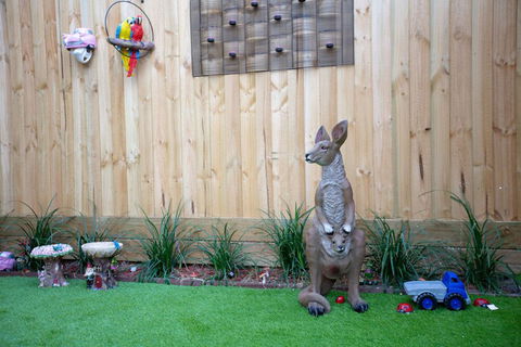 AUJOY 3 Bed Townhouse Burwood 3 - Accommodation Burleigh 1